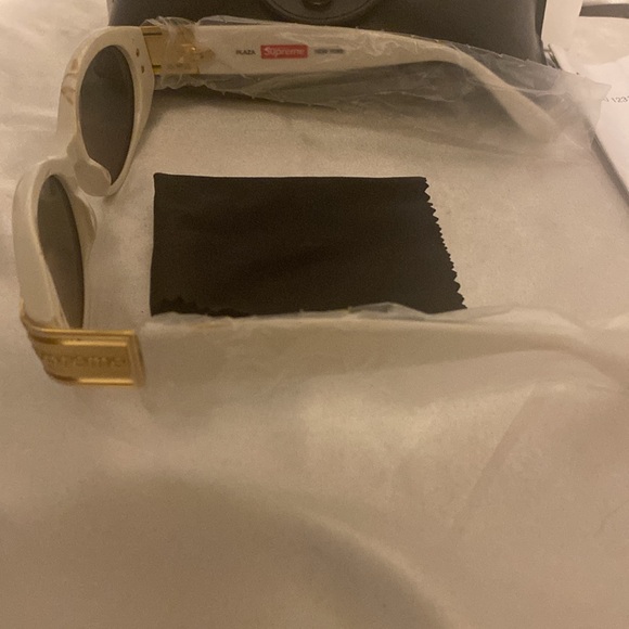 Supreme Plaza sunglasses